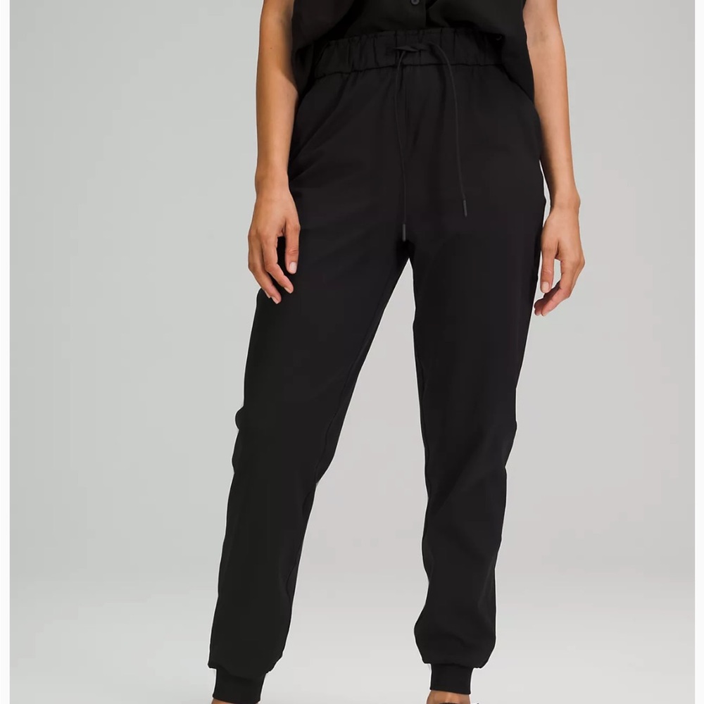 Lululemon High Rise Jogger, Size small (Like New)